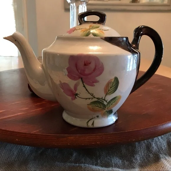 Made in Japan Tea Pot with Rose Design - Picture 2 of 13